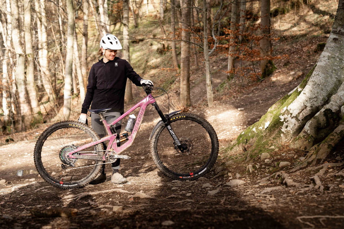 Pro Bike Check: Mark Scott's Santa Cruz Megatower