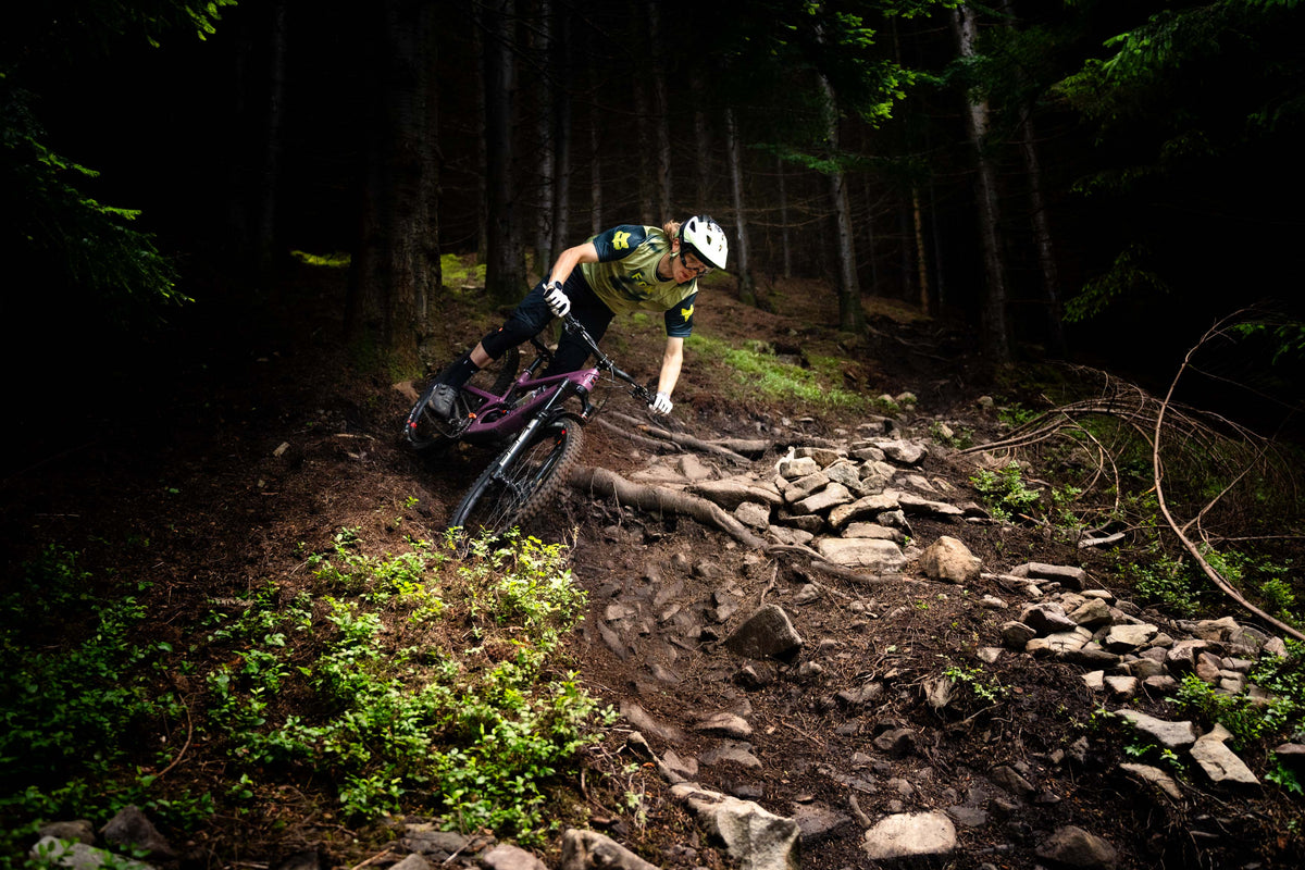 Mark riding the Maxxis High Roller 3 on Wolverine at the Golfie, Innerleithen
