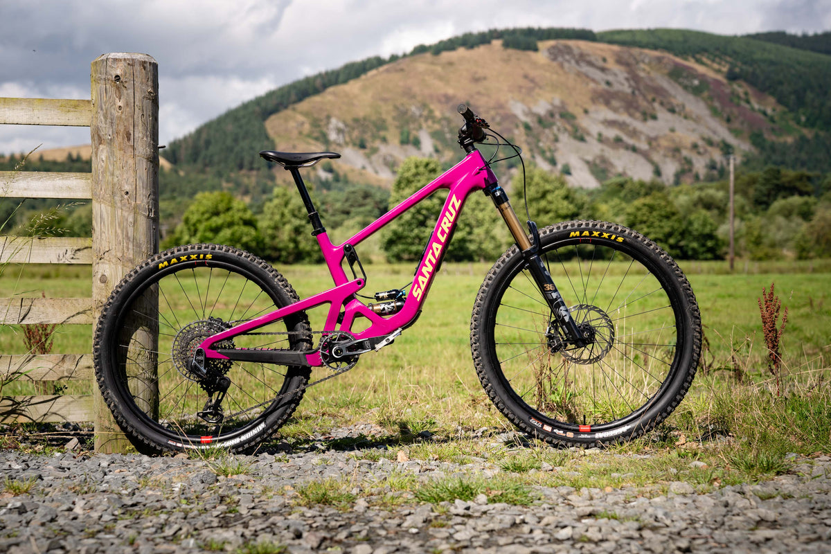 New Santa Cruz Bronson 5 in Kalimoxto at Innerleithen Golfie