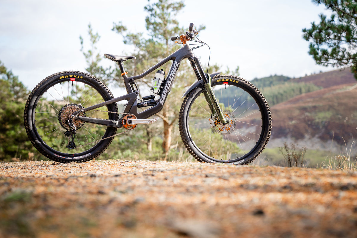 Janey's Santa Cruz Bronson Custom Build