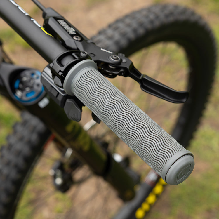 Burgtec Vero Sandler Signature Grip in Moon Dust Grey