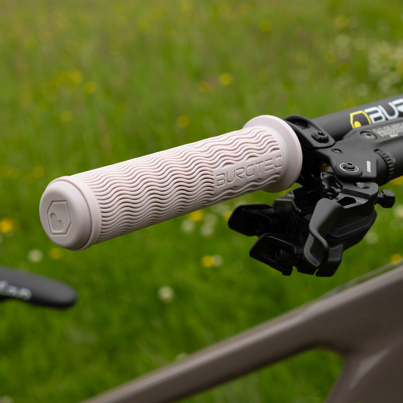 Burgtec Vero Sandler Signature Grip in Pixie Dust