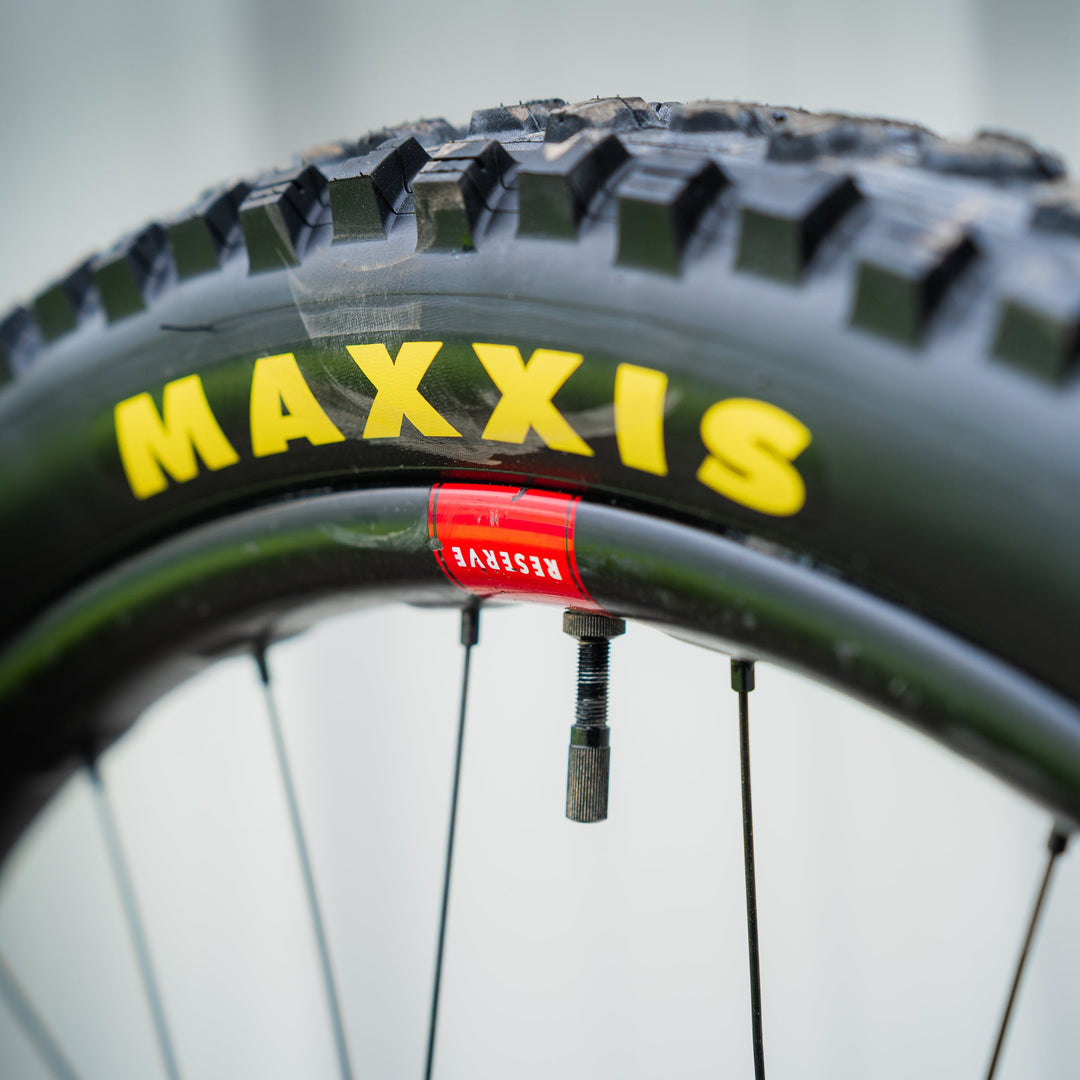 Reserve HD carbon rim and Maxxis Tire