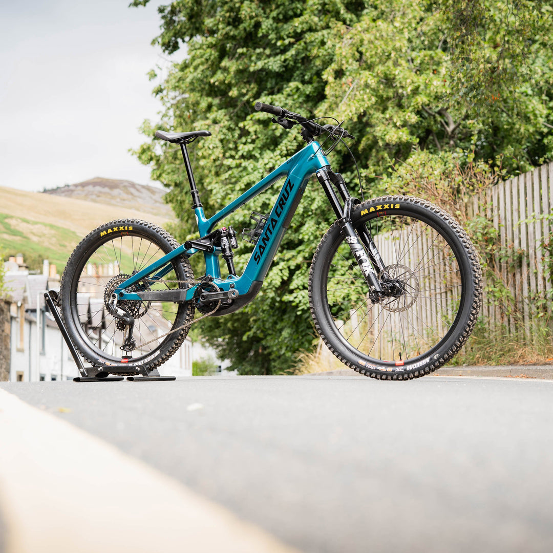 Ex demo Santa Cruz Bullit C 90 in size Large and Matte Teal