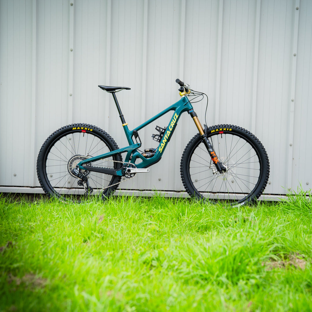 Santa Cruz Hightower CC custom build in Gloss Teal