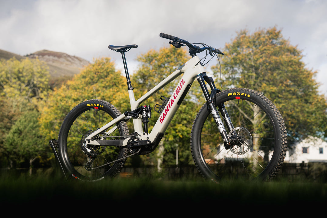 Santa Cruz Vala C90 in XL and Gloss Grey